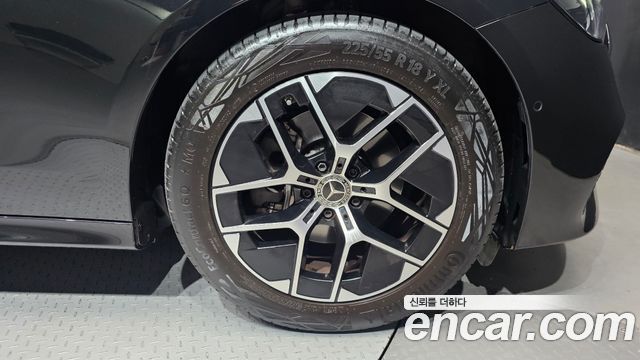 Mercedes-Benz E-Class 2026 — photo 7