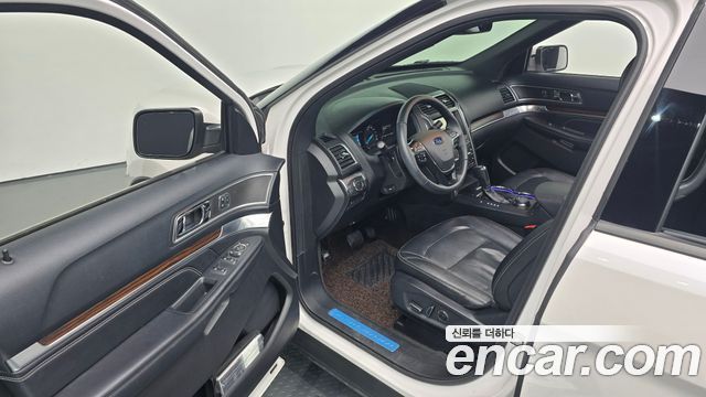 Ford Explorer 2016 — photo 11