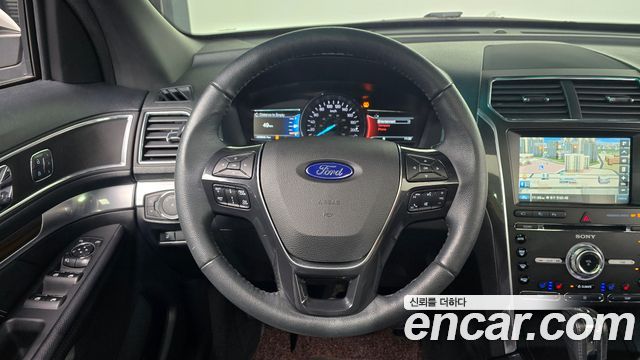 Ford Explorer 2016 — photo 13