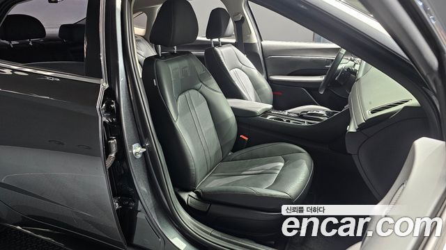 Hyundai Sonata 2022 — photo 12