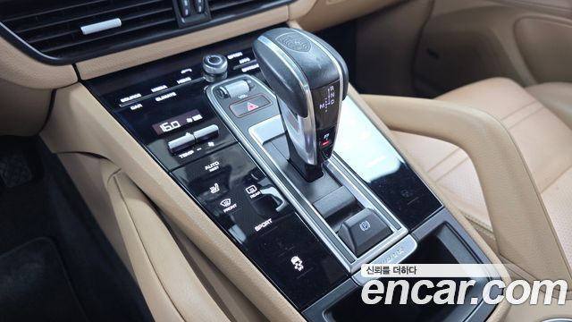 Porsche Cayenne 2019 — photo 9