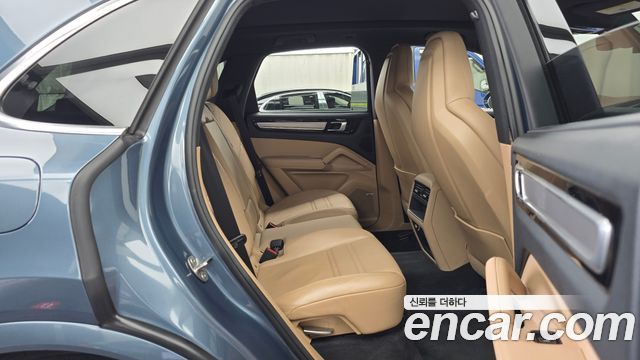 Porsche Cayenne 2019 — photo 12