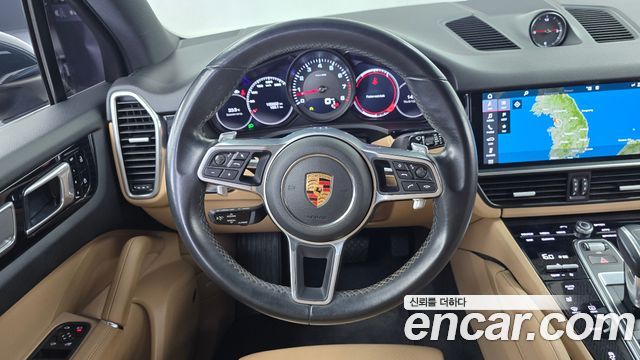Porsche Cayenne 2019 — photo 13