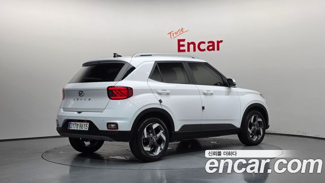 Hyundai Venue 2023 — photo 2