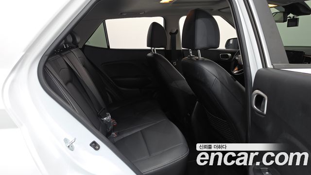 Hyundai Venue 2023 — photo 17