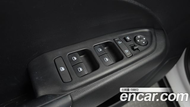Hyundai Venue 2023 — photo 25