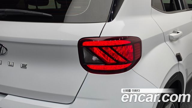 Hyundai Venue 2023 — photo 9