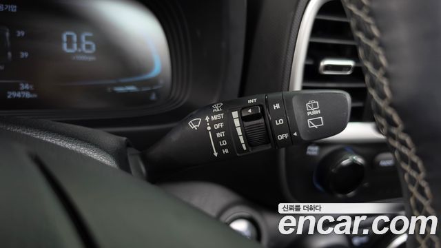 Hyundai Venue 2023 — photo 30