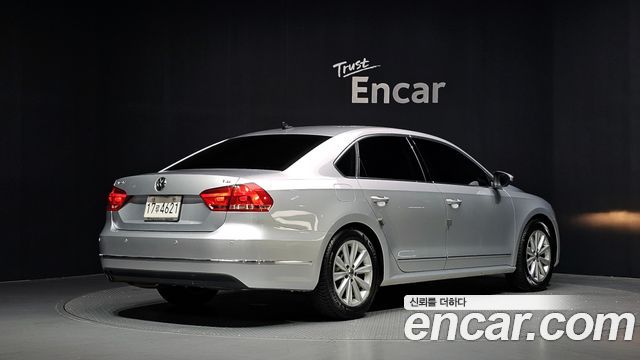 Volkswagen Passat 2015 — photo 2