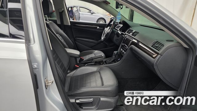Volkswagen Passat 2015 — photo 11