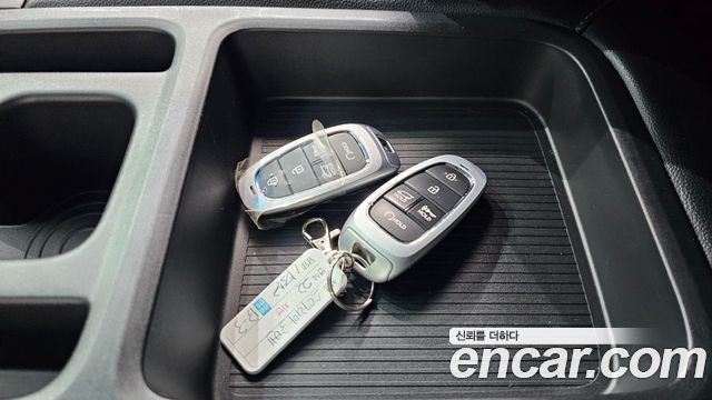 Hyundai Staria 2022 — photo 22