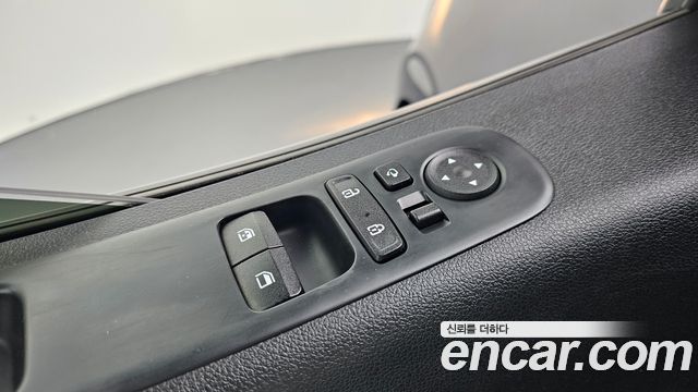 Hyundai Staria 2022 — photo 25