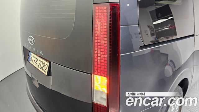Hyundai Staria 2022 — photo 9