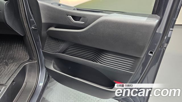 Hyundai Staria 2022 — photo 15