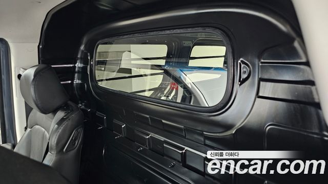 Hyundai Staria 2022 — photo 16