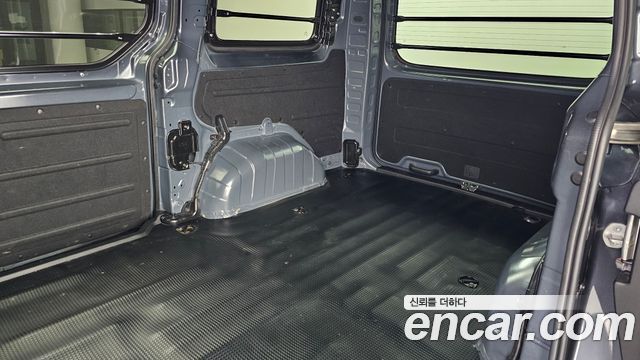 Hyundai Staria 2022 — photo 31