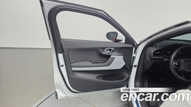Polestar Polestar 2 2023 — photo 14