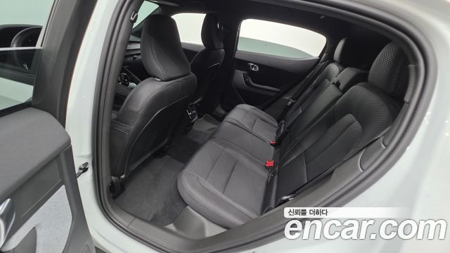 Polestar Polestar 2 2023 — photo 16