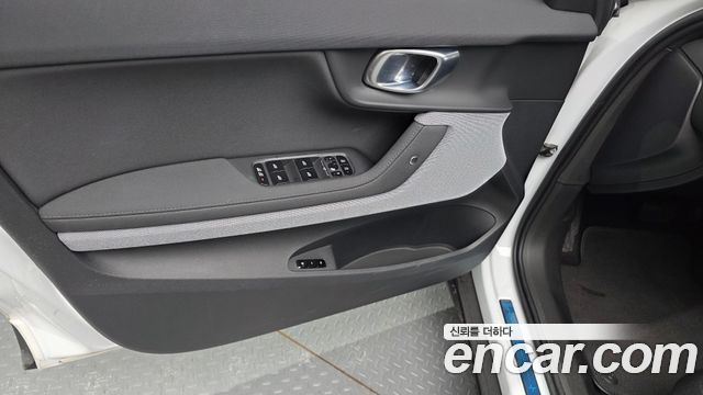 Polestar Polestar 2 2023 — photo 35