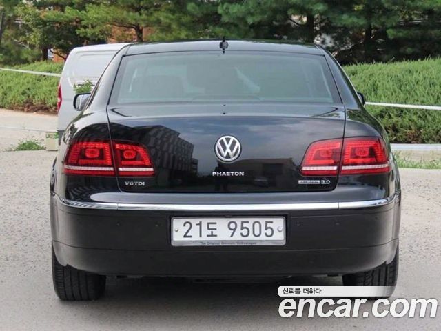 Volkswagen Phaeton 2013 — photo 4