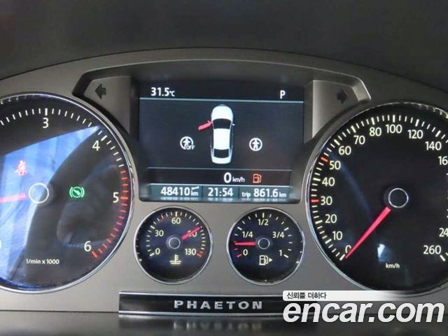 Volkswagen Phaeton 2013 — photo 11