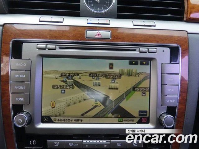 Volkswagen Phaeton 2013 — photo 12