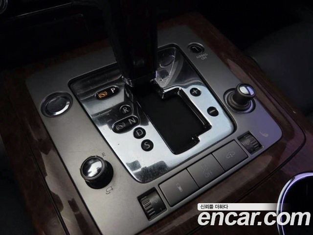 Volkswagen Phaeton 2013 — photo 15