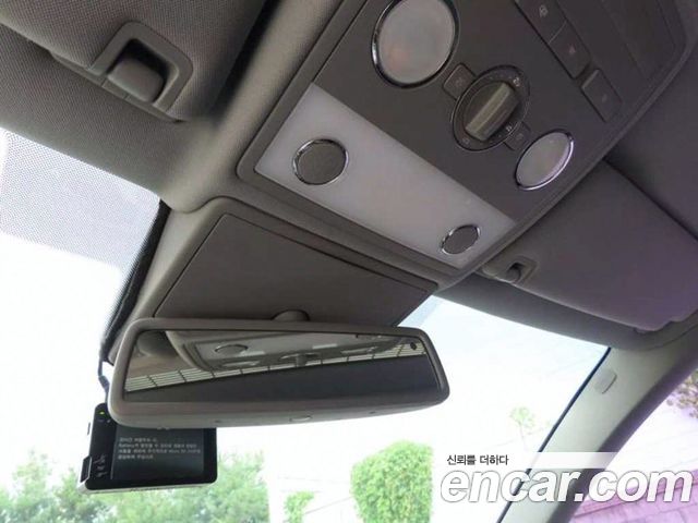 Volkswagen Phaeton 2013 — photo 16