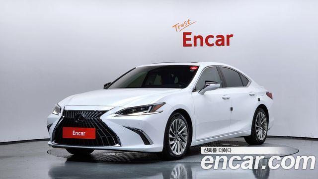 Lexus ES 2023 — photo 1