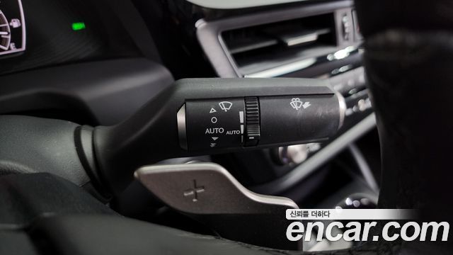Lexus ES 2023 — photo 31