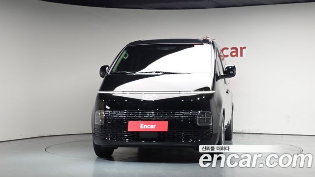 Hyundai Staria 2025 — photo 3