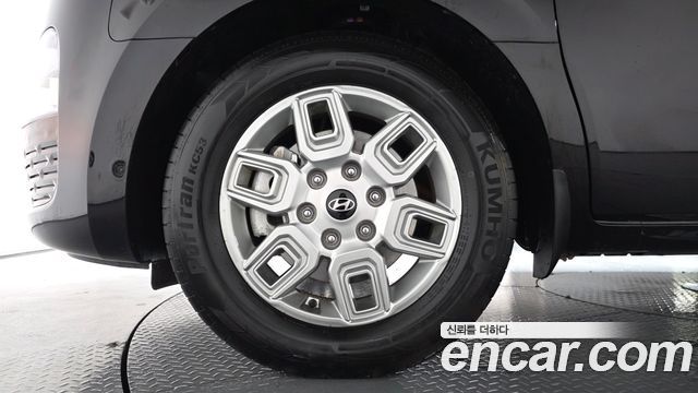 Hyundai Staria 2025 — photo 5