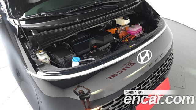 Hyundai Staria 2025 — photo 6