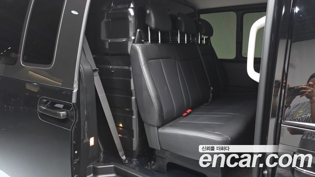 Hyundai Staria 2025 — photo 17