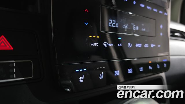 Hyundai Staria 2025 — photo 23