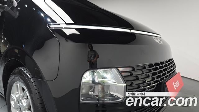 Hyundai Staria 2025 — photo 8
