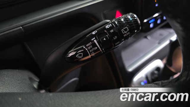 Hyundai Staria 2025 — photo 29