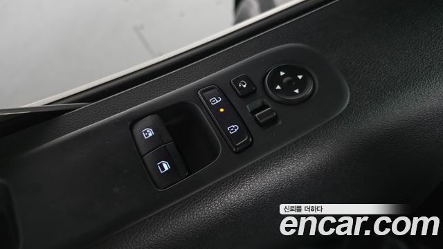 Hyundai Staria 2025 — photo 30