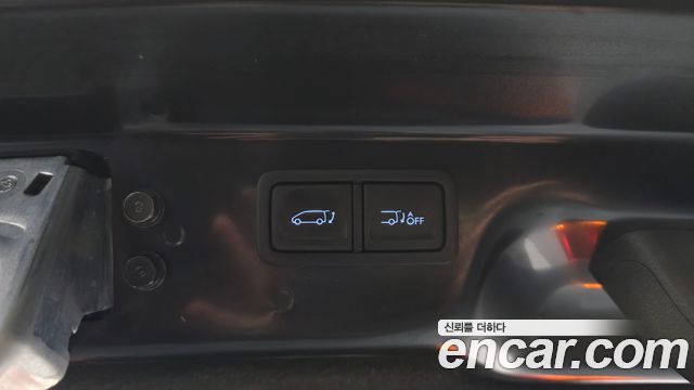 Hyundai Staria 2025 — photo 33