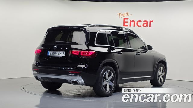 Mercedes-Benz GLB-Class 2020 — photo 2