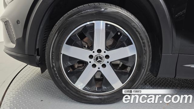 Mercedes-Benz GLB-Class 2020 — photo 5