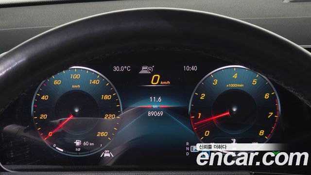Mercedes-Benz GLB-Class 2020 — photo 8