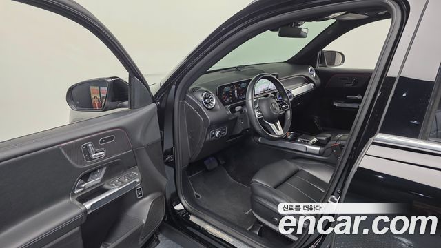 Mercedes-Benz GLB-Class 2020 — photo 10