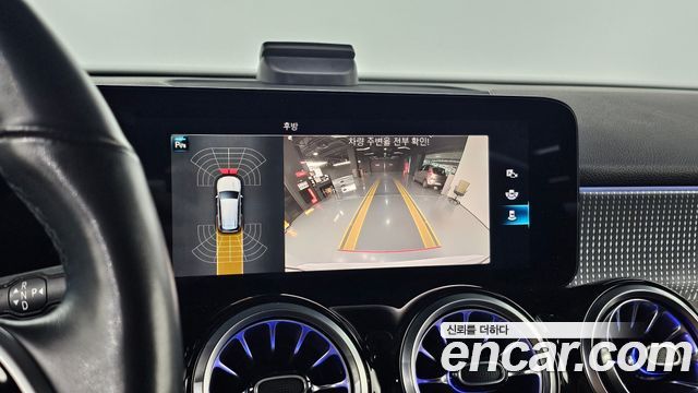 Mercedes-Benz GLB-Class 2020 — photo 18