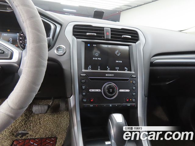 Ford Mondeo 2017 — photo 10