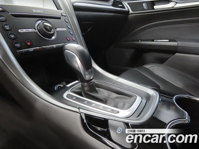 Ford Mondeo 2017 — photo 11