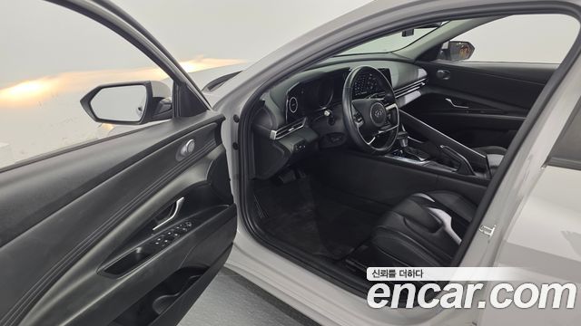 Hyundai AVANTE 2021 — photo 13