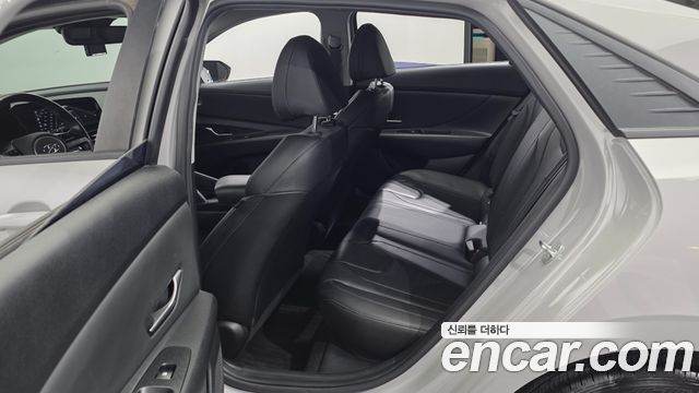 Hyundai AVANTE 2021 — photo 17