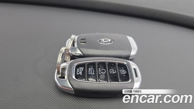 Hyundai AVANTE 2021 — photo 24