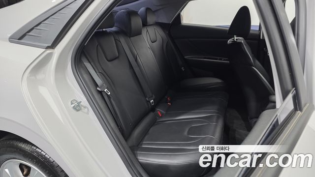 Hyundai AVANTE 2021 — photo 16
